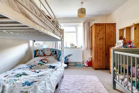 2 bedroom semi-detached bungalow for sale, Swallowdale, Clacton-On-Sea