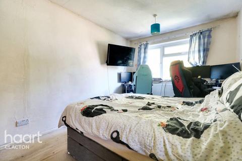 2 bedroom semi-detached bungalow for sale, Swallowdale, Clacton-On-Sea