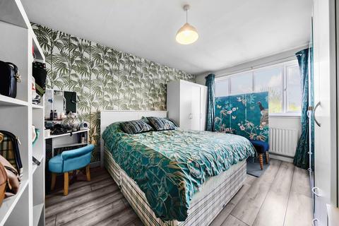 73 Elderton Road, London, SE26 4EY