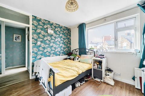 73 Elderton Road, London, SE26 4EY