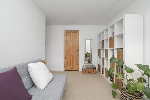 24 Buckstone Howe, Edinburgh, EH10 6XF