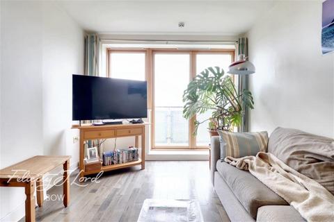 2 bedroom flat to rent, Leamore Court, E2