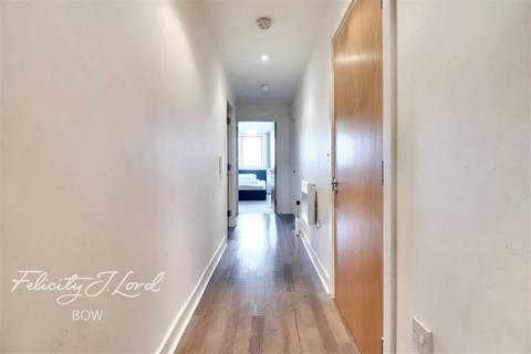 2 bedroom flat to rent, Leamore Court, E2