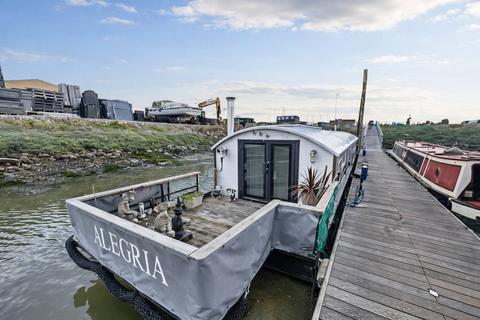 2 bedroom houseboat for sale, Vicarage Lane, Hoo ME3