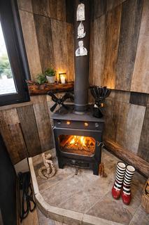 2 bedroom houseboat for sale, Vicarage Lane, Hoo ME3