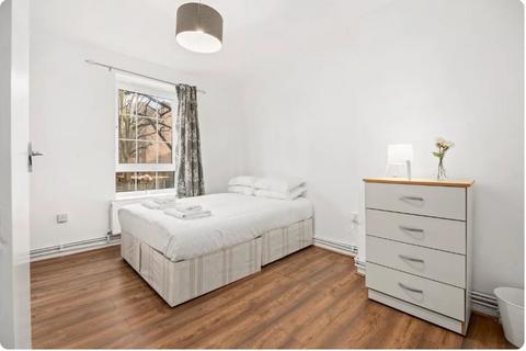 3 bedroom apartment to rent, Beechwood House, Teale Street, London, E2
