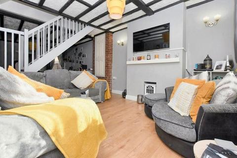 2 bedroom terraced house for sale, King Street, Worksop, Nottinghamshire, S80 1EP