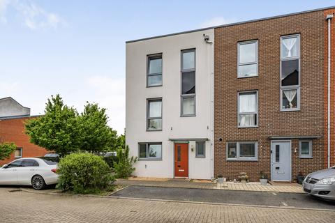 17 Vimy Drive, Dartford, DA1 5FJ