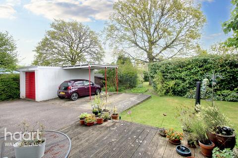 4 bedroom detached house for sale, Walderslade Road, Chatham