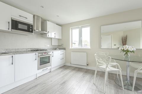 2 bedroom flat to rent, Stane Grove London SW9