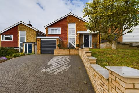 4 bedroom detached house to rent, Maxwell Drive, Hazlemere, High Wycombe, HP15 7BX