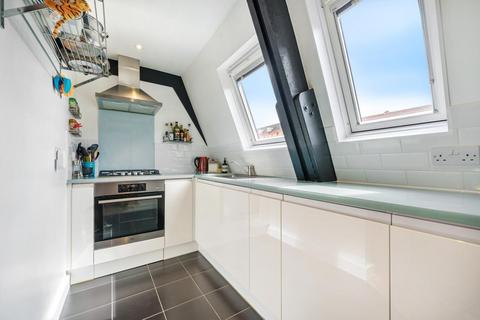 Penthouse 6, De Walden House Allitsen Road, London, NW8 7BA