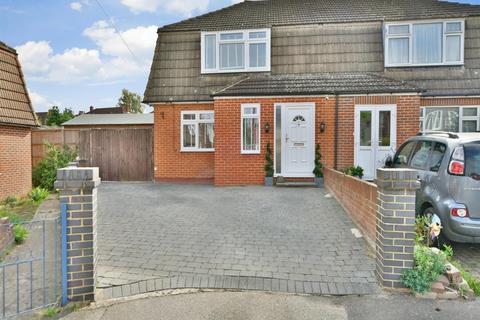 3 bedroom semi-detached house to rent, Dombey Close Higham ME3
