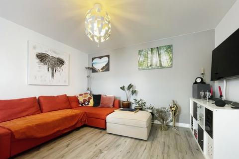 2 bedroom apartment to rent, Staldon Court, Swindon SN1