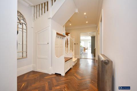 3 bedroom chalet for sale, Great Nelmes Chase, Emerson Park, Hornchurch, RM11