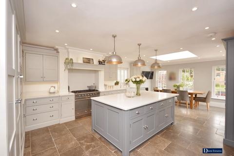 24 Great Nelmes Chase, Hornchurch, RM11 2PT