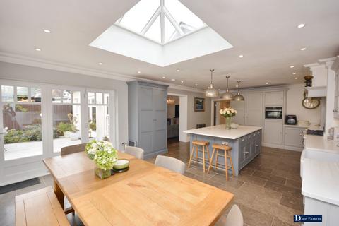 24 Great Nelmes Chase, Hornchurch, RM11 2PT