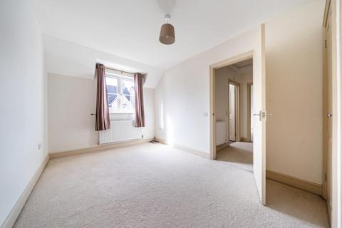 2 Chamberlain Close, Carterton, OX18 3FT