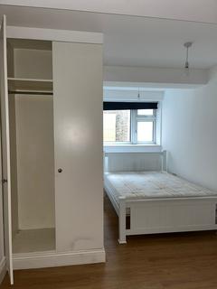 2 bedroom flat to rent, Brixton Road, London SW9
