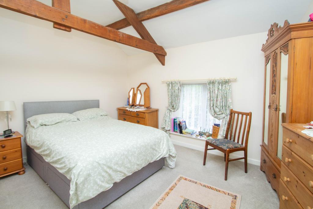 Exposed Beams   Bedroom 3