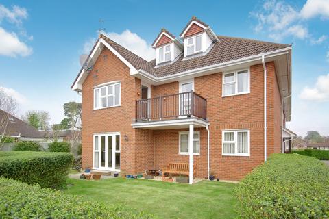 3 bedroom apartment for sale, Station Road, New Milton, Hampshire, BH25