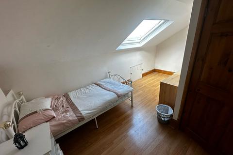 undefined, Leeds LS11