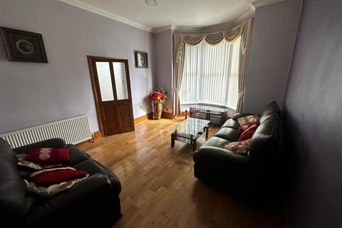 5 bedroom terraced house to rent, Leeds LS11