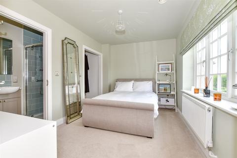 Mulberry Lodge Bourne Drive, Littlebourne, Canterbury, CT3 1FT