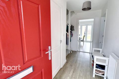 14 Charles Crescent, Rochford, SS4 1FN