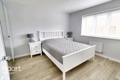 14 Charles Crescent, Rochford, SS4 1FN