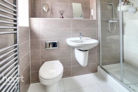 14 Charles Crescent, Rochford, SS4 1FN