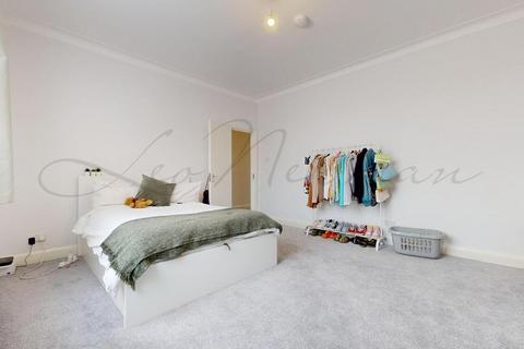 2 bedroom flat to rent, Burnt Oak Broadway, London, HA8