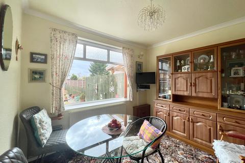 3 bedroom semi-detached house for sale, Ryndleside, Huddersfield, HD3