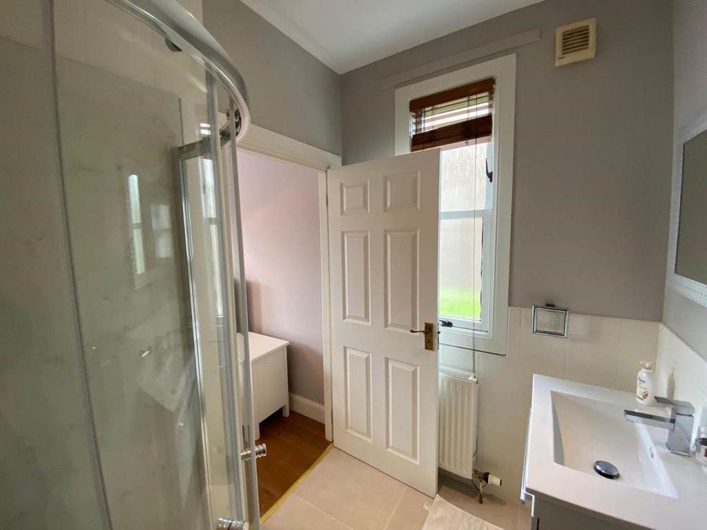 Ensuite[10]