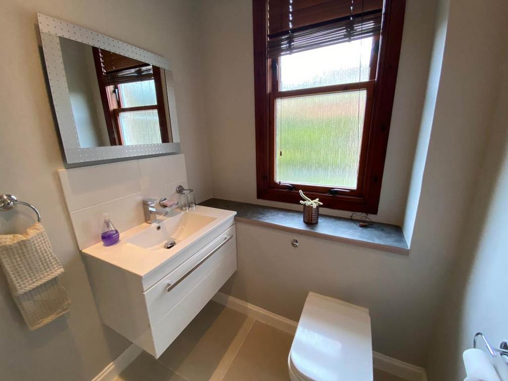 Bathroom1[6]