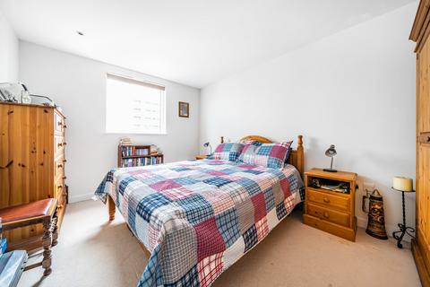 1 bedroom apartment for sale, Pump House Crescent, Brentford, Middlesex