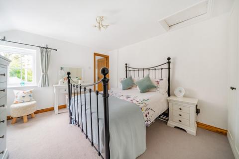 3 bedroom semi-detached house for sale, Aveley Lane, Farnham, Surrey, GU9