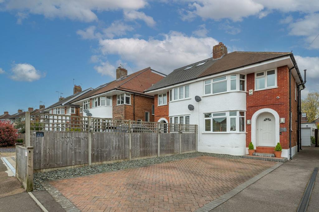 Sandcross Lane, Reigate, RH2 3 bed semidetached house £515,000