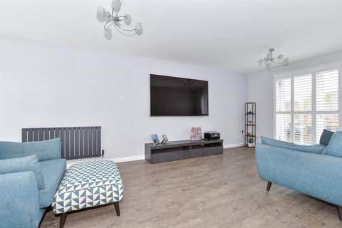 15 Beadsman Crescent, Leybourne, West Malling, ME19 5FG