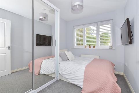 15 Beadsman Crescent, Leybourne, West Malling, ME19 5FG