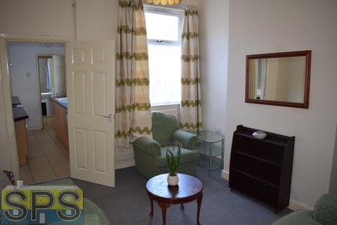 2 bedroom terraced house to rent, Carlton Road, Stoke-on-Trent ST4