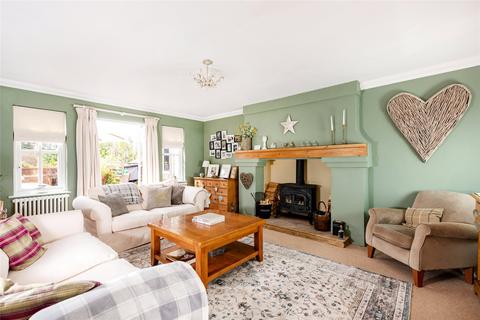 4 bedroom detached house for sale, Byfield Road, Woodford Halse, Daventry, Northamptonshire, NN11