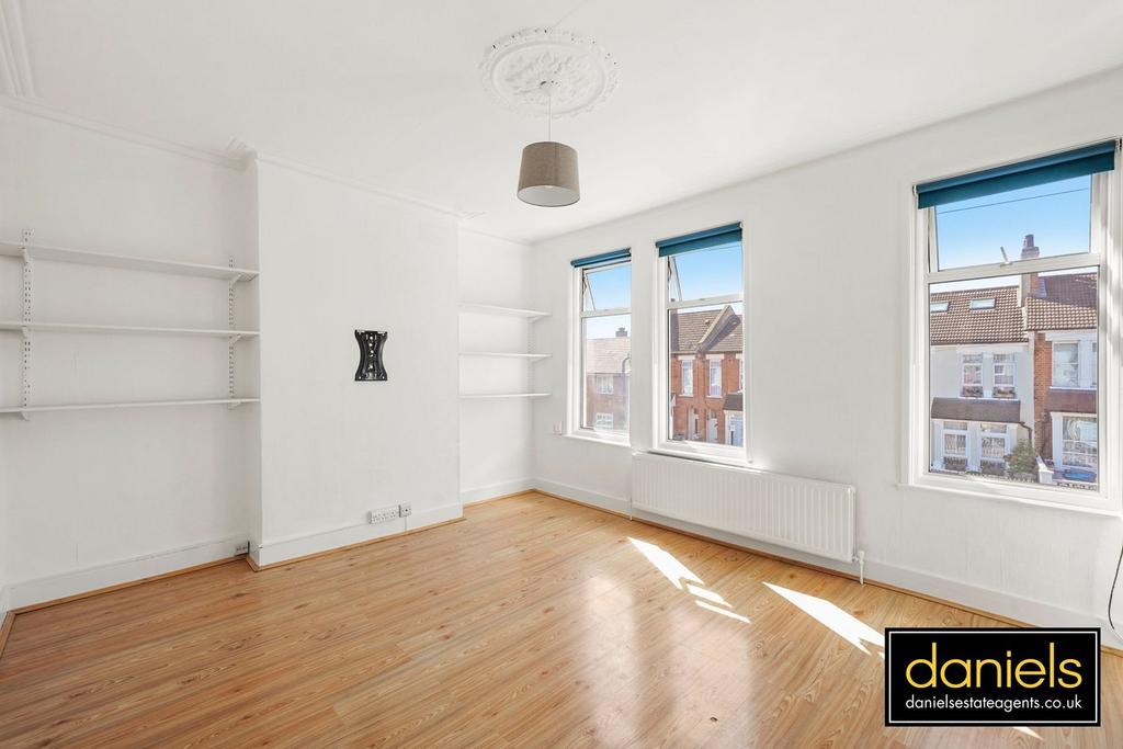 110 Rucklidge Rd Rucklidge Avenue, Harlesden, London... 1 bed flat - £1,500 pcm (£346 pw)