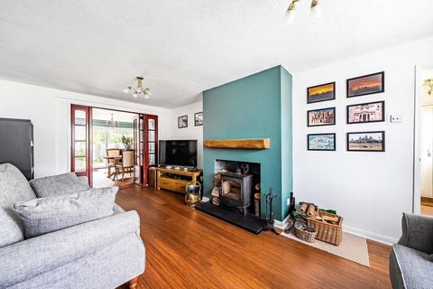 46 Connaught Crescent, Brookwood, Woking, GU24 0AW