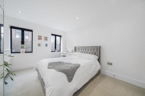 Apartment 1, Farmview Apartments, 143 Hayes Lane, Bromley, BR2 9EQ