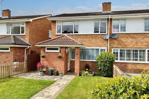 4 bedroom semi-detached house for sale, Foxhunter Walk, Billericay CM11