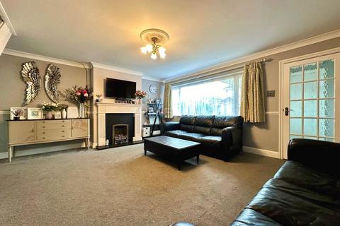 4 bedroom semi-detached house for sale, Foxhunter Walk, Billericay CM11