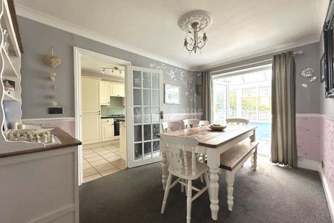 4 bedroom semi-detached house for sale, Foxhunter Walk, Billericay CM11