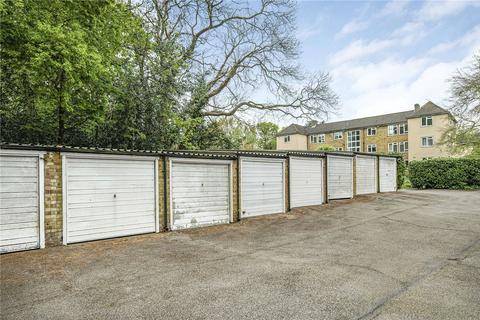 16, Inglewood Kemnal Road, Chislehurst, BR7 6NF