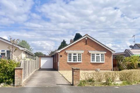 3 bedroom bungalow for sale, Woodlinken Way, Verwood, BH31